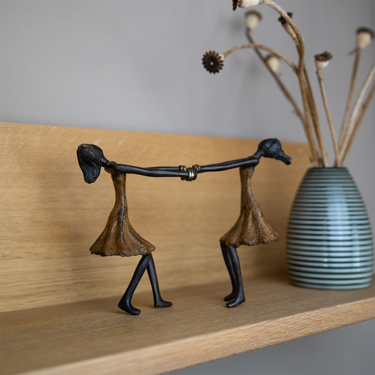 Figur "spielende Mädchen"