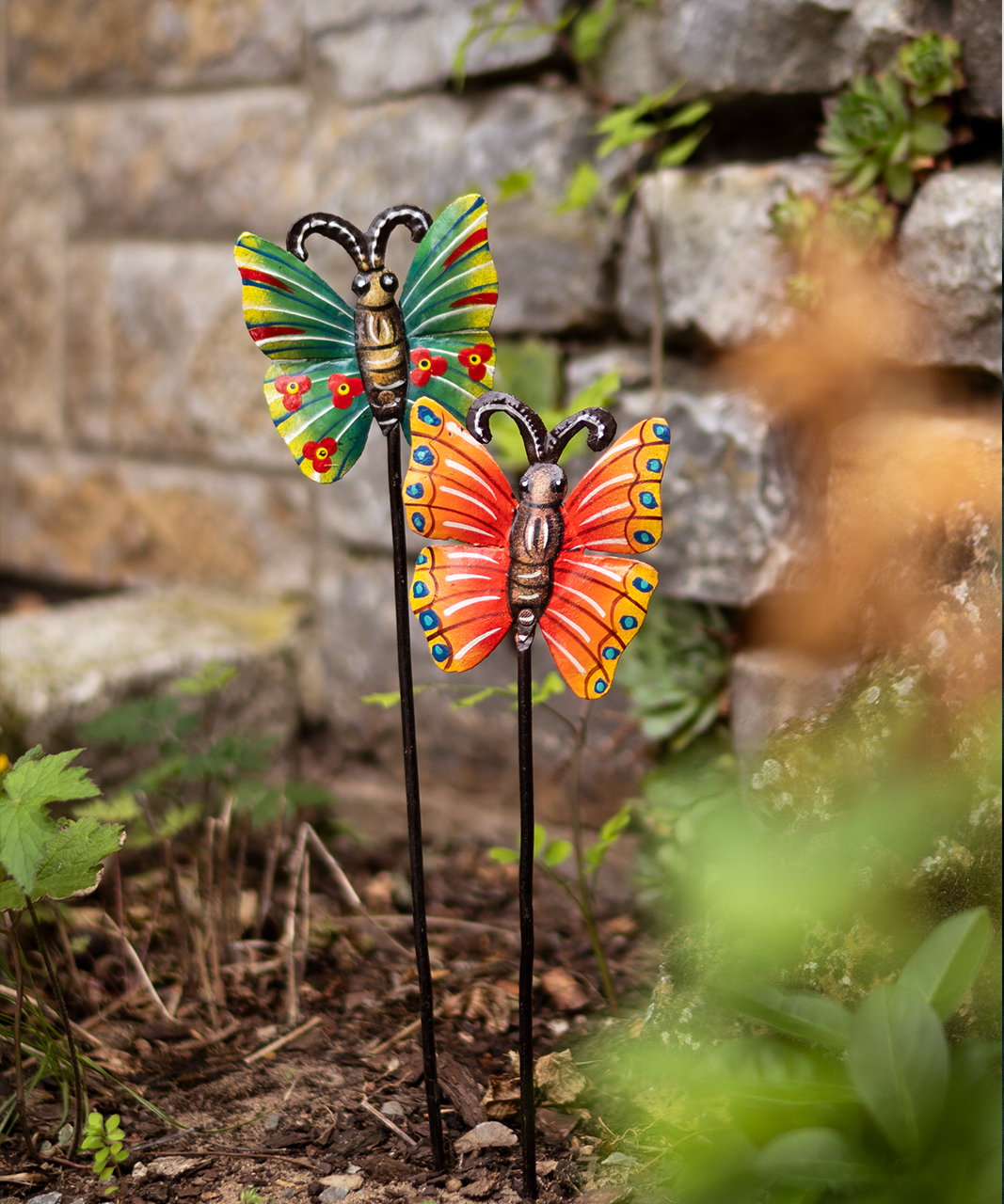 Gartenstecker Schmetterling – Dekorativer Metallstecker mit farbigem Schmetterlingsmotiv. Ideal für Blumenbeete, Pflanzkübel oder Balkonkästen.