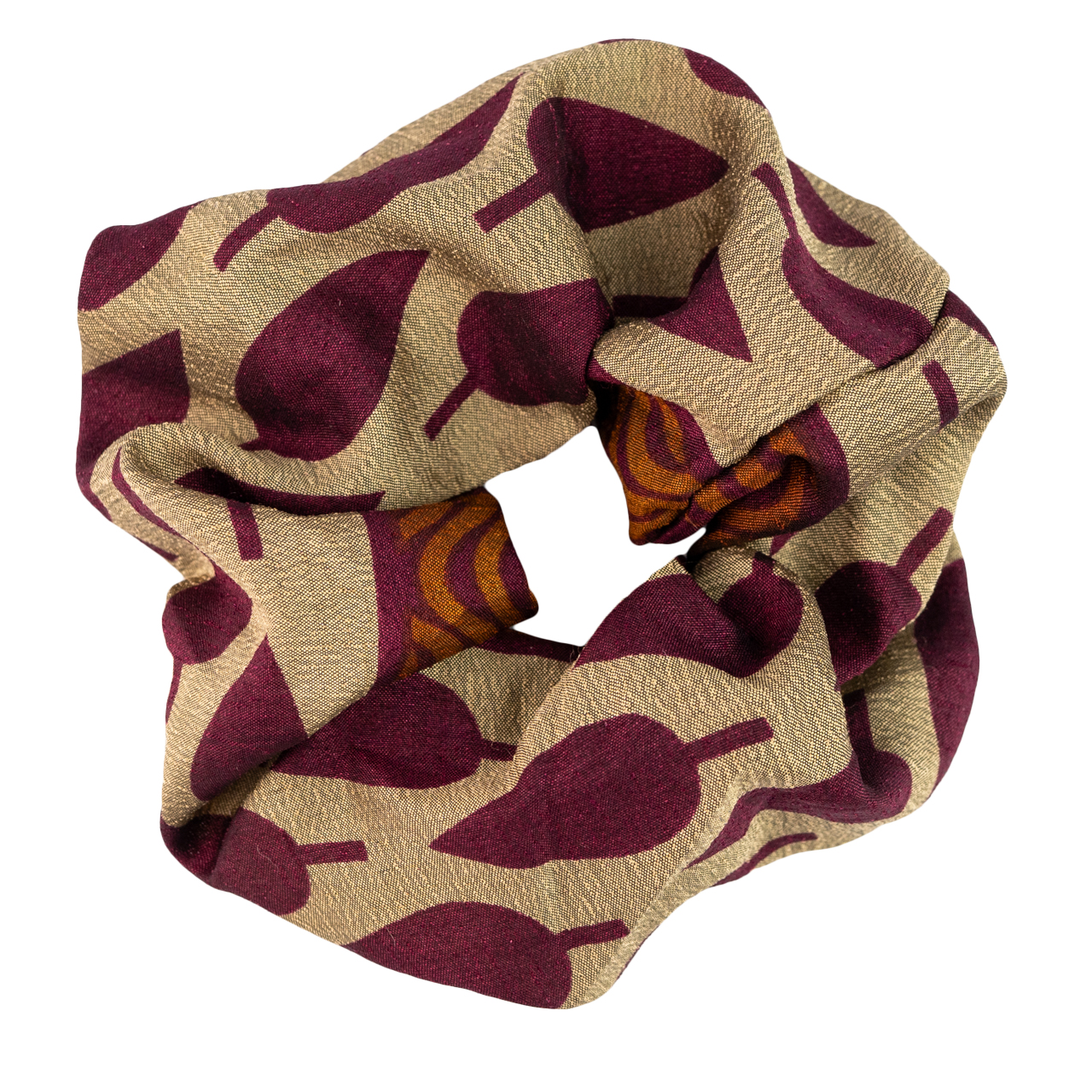 Scrunchie aus alten Sari-Stoffen – nachhaltig, farbenfroh und einzigartig. Handgefertigt aus recyceltem Sari-Stoff für einen umweltfreundlichen Look.
